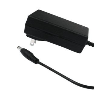 Fuente de Poder SAXXON 12V 3A para Interiores Modelo PSU1203-E