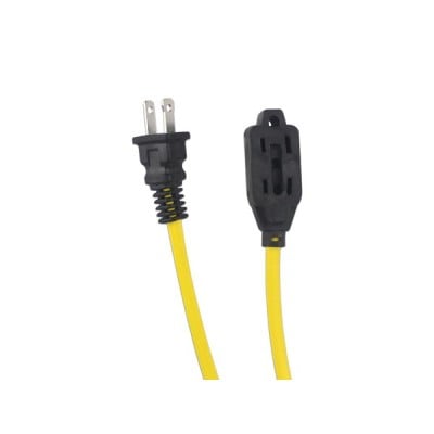 Extensión de alimentación Santul KR324412 de uso rudo con 3 contactos, 15m. Color Amarillo.